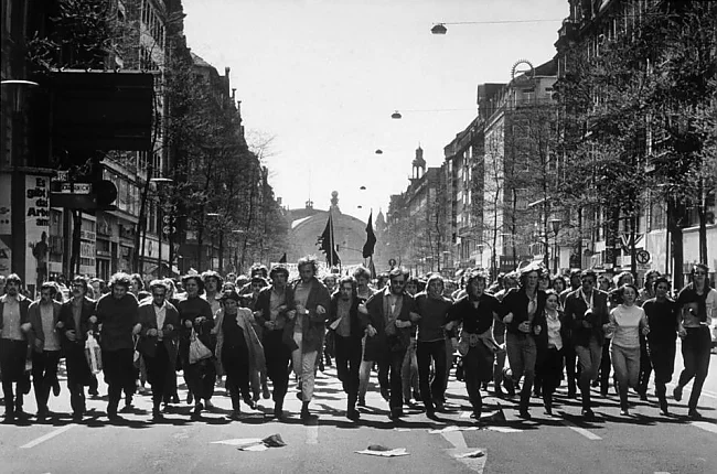 Barbara Klemm: Demonstration gegen den Vietnamkrieg, Frankfurt am Main, 1970 | © Barbara Klemm
