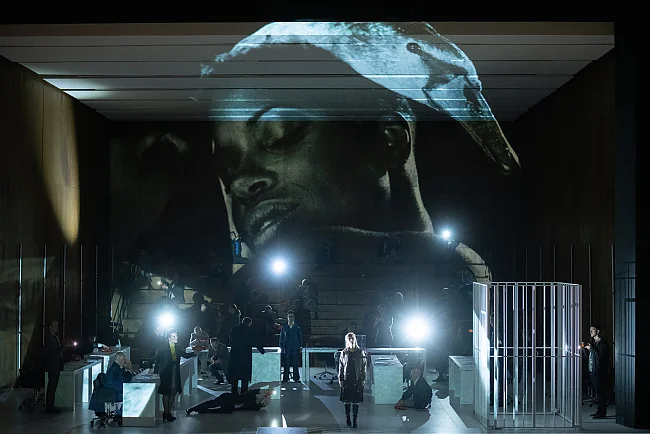 Martin Gantner (Friedrich von Telramund), Ekaterina Gubanova (Ortrud), René Pape (Heinrich der Vogler), Adam Kutny (Heerrufer des Königs), Vida Miknevičiūtė (Elsa von Brabant) und Herren des Staatsopernchors | &copy; Monika Rittershaus