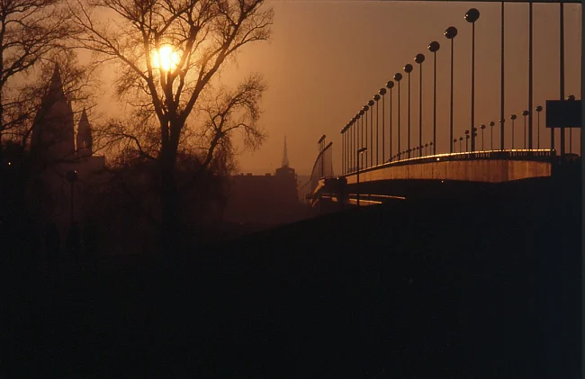 Reichsbrücke, Wien, 25. Dezember 1980 | © TARS631, wikimedia commons