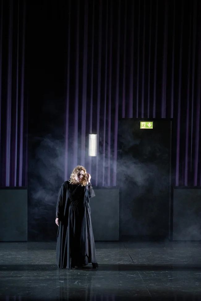 Aile Asszonyi (Elektra) | © Monika Rittershaus/Oper Frankfurt