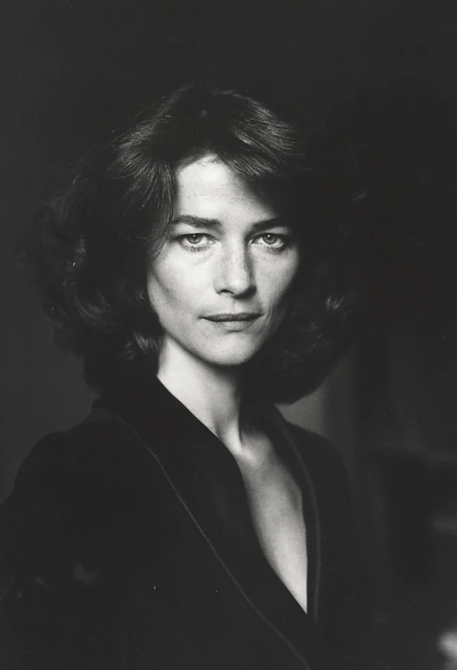 Alice Springs: Charlotte Rampling, Paris 1982 | © Copyright Helmut Newton Foundation   