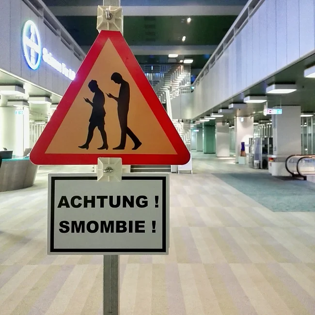 Achtung Smombies! | © CC-BY-SA-2.0-DE