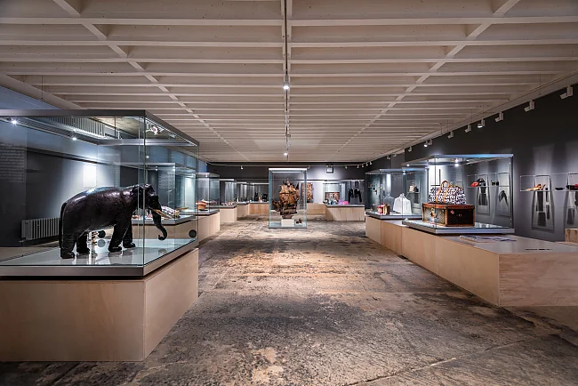 Austellung LEDER.WELT.GESCHICHTE. | &copy; Deutsches Ledermuseum