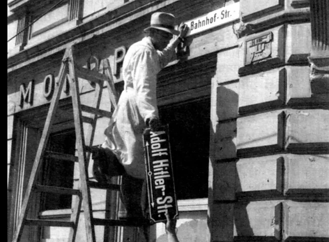 „Adolf-Hitler-Straße“ wird abgehängt
