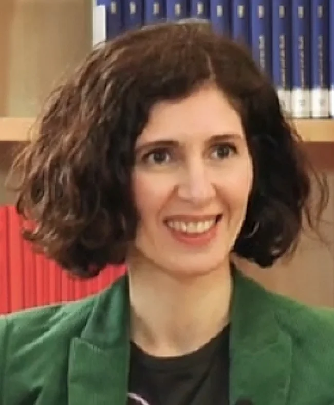 Nava Ebrahimi