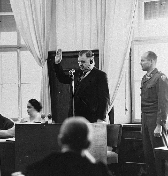 Philipp Auerbach am 27. Februar 1948 während seiner Zeugenaussage