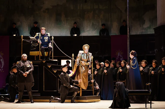 Siyabonga Maqungo (Cinna), David Butt Philip (Licinius), Sonya Yoncheva (Julia), Marina Prudenskaya (La Grande Vestale), Staatsopernchor | &copy; Stephan Rabold