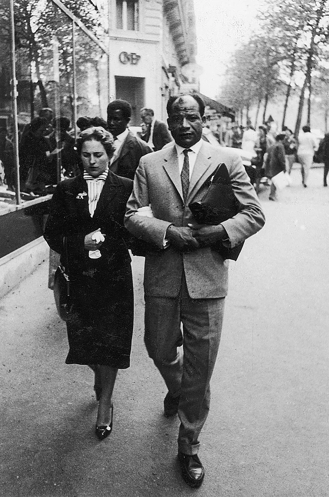 Theodor Wonja Michael mit Ehefrau Elfriede Michael in Paris 1961 | © Kirsten Koehler