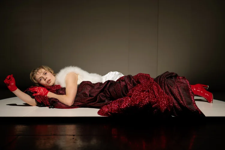 »Das Bildnis des Dorian Gray« / nach Oscar Wilde, mit einem Kommentar von Marcus Peter Tesch (UA) / Regie: Ran Chai Bar-zvi / Mitja Over  | &copy; Foto: Robert Schittko