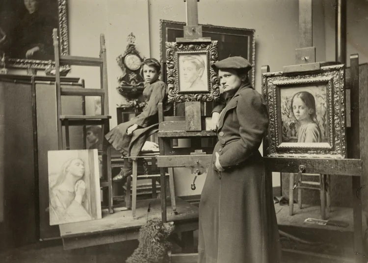Ottilie W. Roederstein im Atelier der Städelschen Kunstschule, um 1894, Fotografie | © Foto: Roederstein-Jughenn-Archiv im Städel Museum, Frankfurt am Main