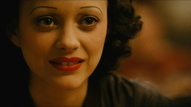 Marion Cotillard in LA VIE EN ROSE