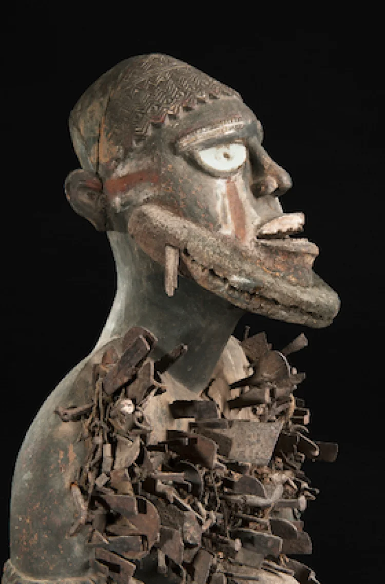 Nkisi Manjaka, 19. Jh., Republik Kongo, Sammlung Robert Visser | © Foto: GRASSI Museum für Völkerkunde zu Leipzig, Foto: Esther Hoyer