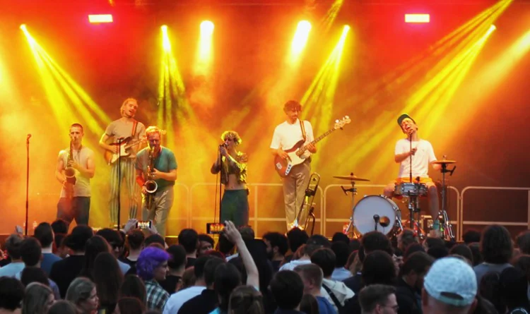 Bühnenauftritt auf dem Sommerfest | © Foto: Goethe-Universität