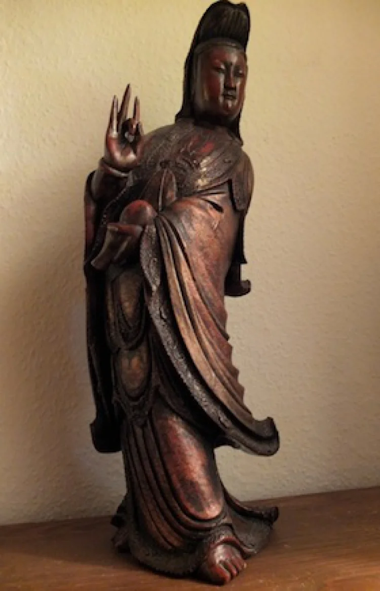 Kannon – weiblicher Buddha der Barmherzigkeit, China 19. Jahrhundert | © Foto: Clair Lüdenbach
