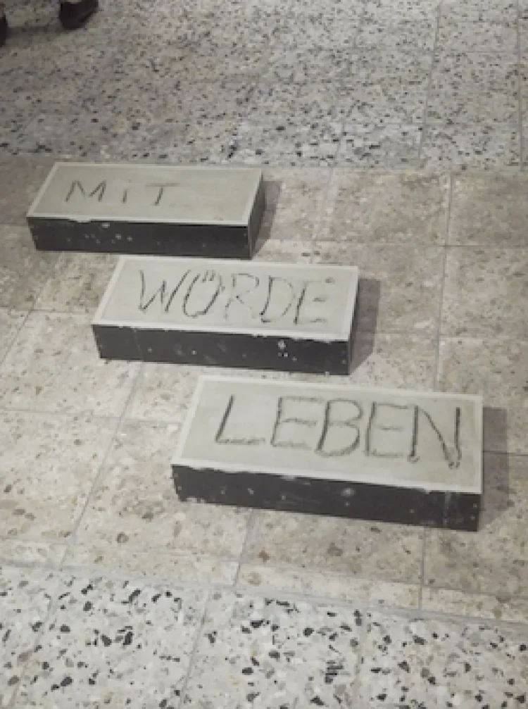 Mit Würde leben