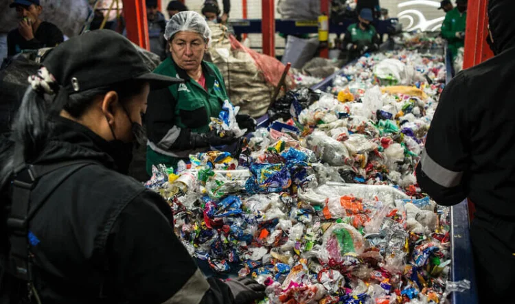 Mülltrennung in Bogotá, Kolumbien, 2023 | © Foto: Juan Pablo Eijo / Greenpeace