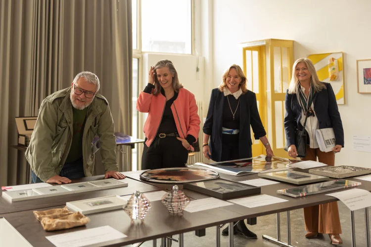 Mitglieder der Fachjury in der Städelschule: Prof. Tobias Rehberger, Heike Eichhorn, Barbara von Stechow, Dr. Doris Voll (v.l.n.r.) | © Foto: Robert Schittko