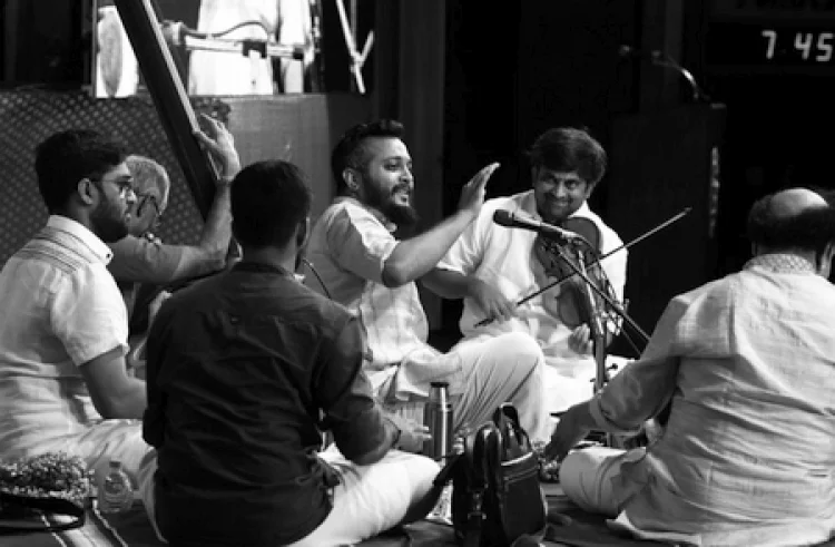Konzert des Sängers Sandeep Narayan mit Musikern der indischen Klassik. | © Foto: Sandeep Narayan, http://sandeepnarayanmusic.com/