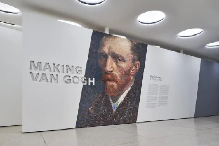 Aufwändige Ausstellungsarchitektur: „Making van Gogh“ | © Foto: Foto: Städel – Norbert Miguletz