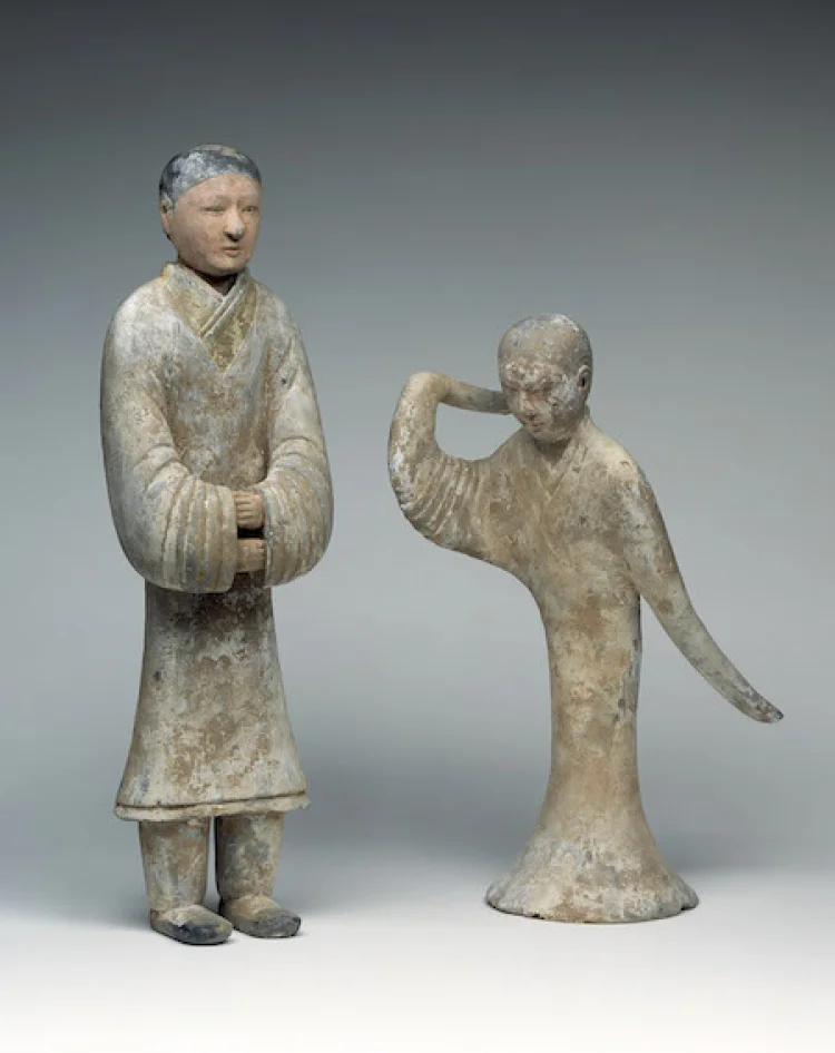 Stehende Dienerin und Tänzerin, China, West-Han-Zeit, 2. Jh. v. Chr. | © Foto: Linden-Museum Stuttgart, Foto: Anatol Dreyer
