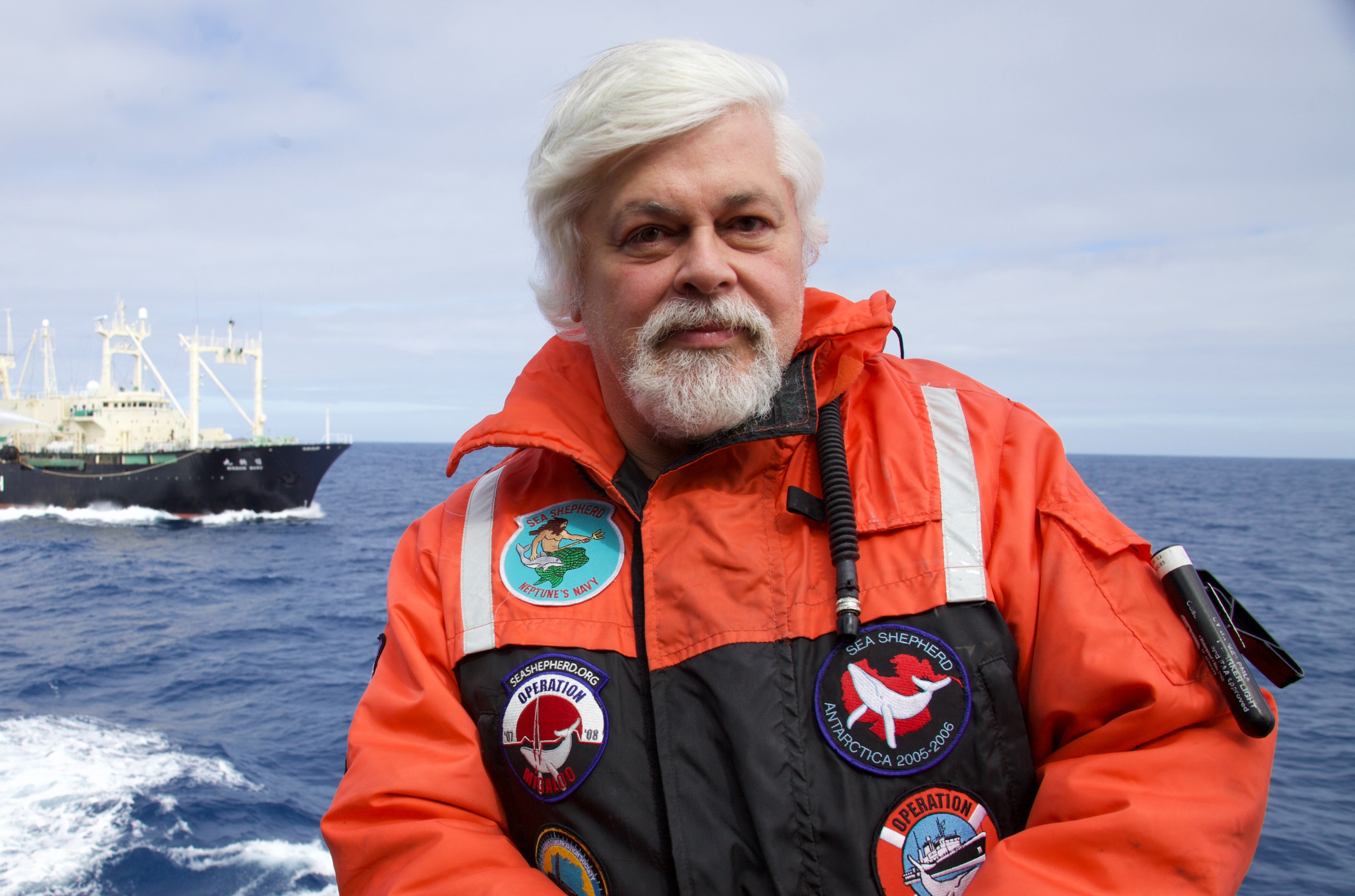 Paul Watson im Kampf gegen den illegalen Walfang Bildarchiv der Sea Shepherd Conservation Society